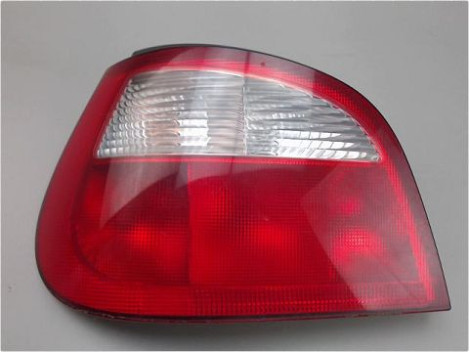 FEU ARRIERE GAUCHE  RENAULT MEGANE