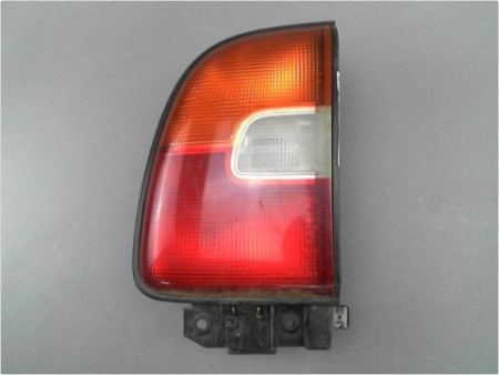 FEU ARRIERE GAUCHE  TOYOTA RAV4 97-2000