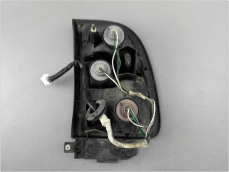 FEU ARRIERE GAUCHE  TOYOTA RAV4 97-2000