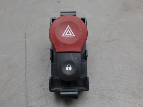 BOUTON DE WARNING RENAULT KANGOO