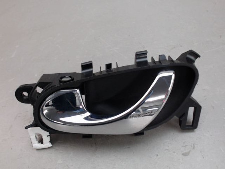 POIGNEE INTERIEURE PORTE AVANT GAUCHE RENAULT KADJAR
