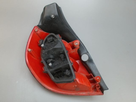 FEU ARRIERE DROIT RENAULT CLIO