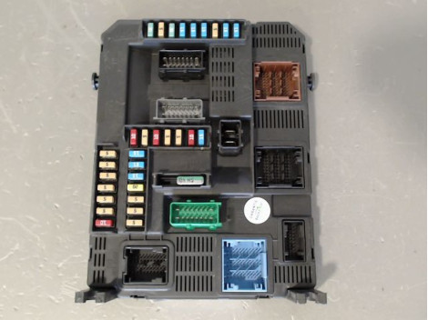 BOITIER GESTION HABITACLE PEUGEOT 208 PH2 2015-