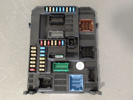 BOITIER GESTION HABITACLE PEUGEOT 208 PH2 2015-