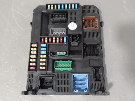 BOITIER GESTION HABITACLE PEUGEOT 208 PH2 2015-