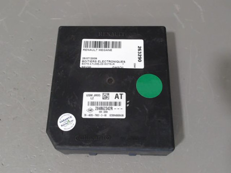 BOITE A FUSIBLES RENAULT MEGANE