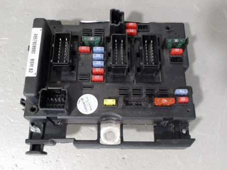 BOITE A FUSIBLES PEUGEOT 206