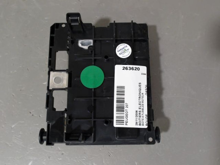 BOITE A FUSIBLES PEUGEOT 207