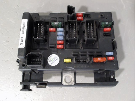 BOITE A FUSIBLES PEUGEOT 206