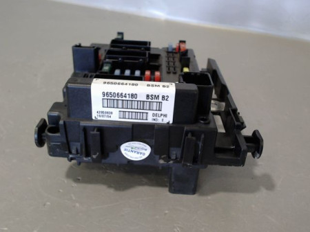 BOITE A FUSIBLES PEUGEOT 206