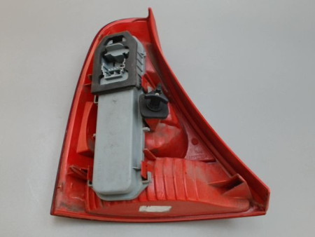 FEU ARRIERE DROIT RENAULT CLIO