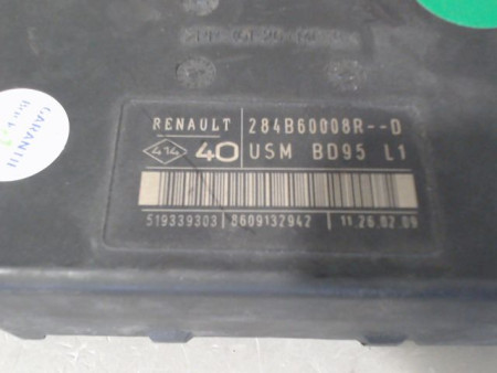 BOITE A FUSIBLES RENAULT MEGANE