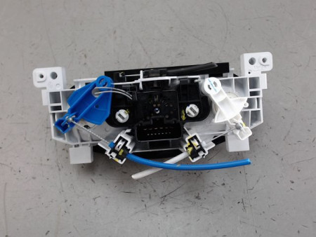 COMMANDE DE CHAUFFAGE DACIA DUSTER