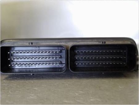 CALCULATEUR MOTEUR RENAULT CLIO