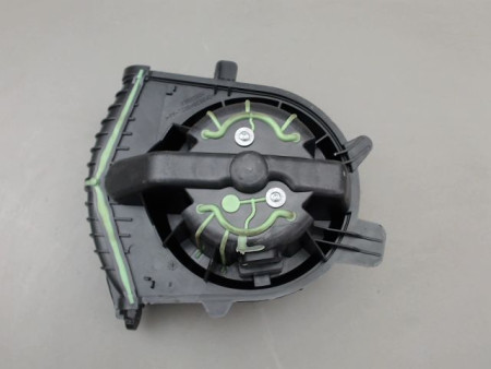 MOTEUR VENTILATEUR CHAUFFAGE RENAULT MEGANE