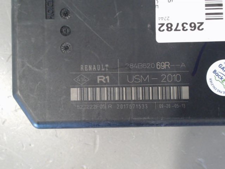 BOITE A FUSIBLES RENAULT MEGANE