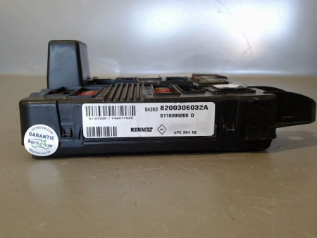 BOITE A FUSIBLES RENAULT MEGANE