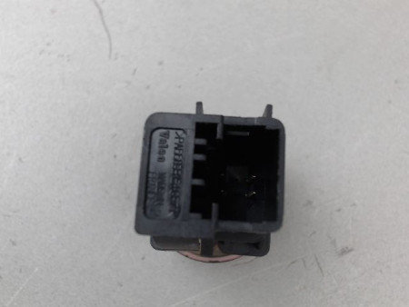 BOUTON DE WARNING CITROEN BERLINGO