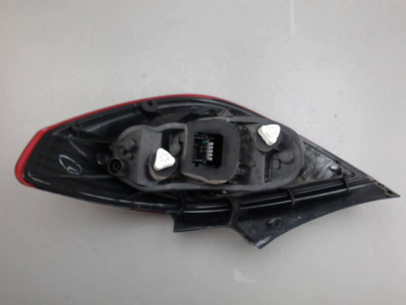 FEU ARRIERE GAUCHE  OPEL CORSA