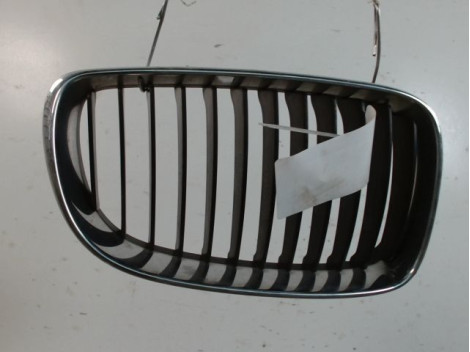 GRILLE CALANDRE DROIT B.M.W. SERIE 1