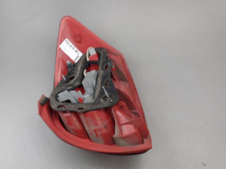FEU ARRIERE GAUCHE  TOYOTA AURIS