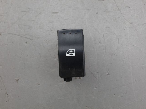 COMMANDE LEVE-GLACE PORTE AVD RENAULT CLIO