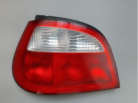 FEU ARRIERE GAUCHE  RENAULT MEGANE