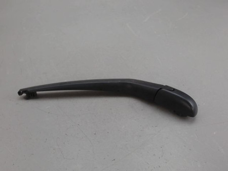 BRAS ESSUIE-GLACE ARRIERE TOYOTA YARIS
