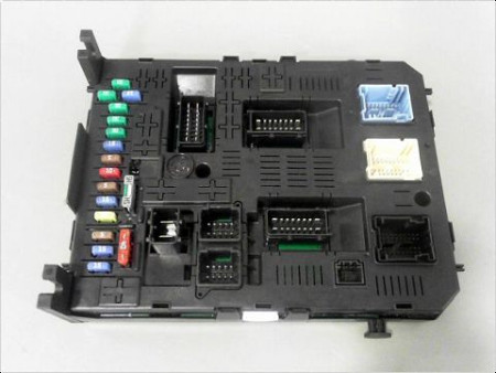BOITIER GESTION HABITACLE PEUGEOT 308 07-11
