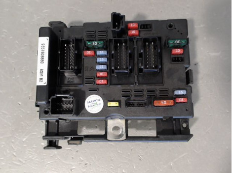 BOITE A FUSIBLES PEUGEOT 206