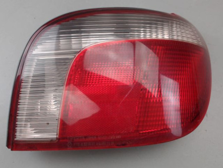 FEU ARRIERE DROIT TOYOTA YARIS