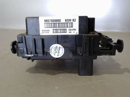 BOITE A FUSIBLES PEUGEOT 206