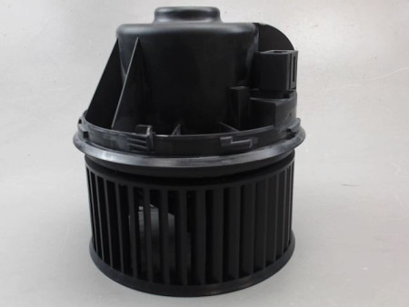 MOTEUR VENTILATEUR CHAUFFAGE FORD FOCUS