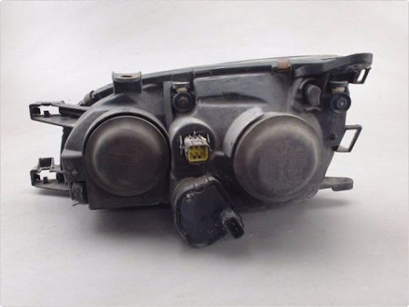 PHARE DROIT TOYOTA AVENSIS