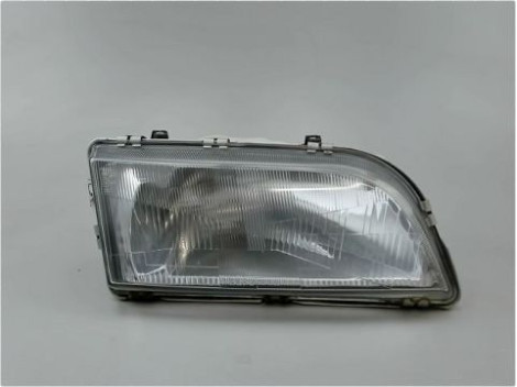 PHARE DROIT VOLVO V40