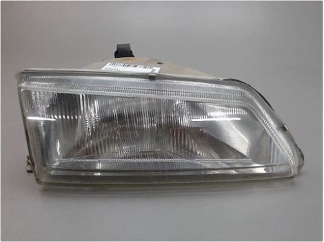 PHARE DROIT PEUGEOT 106