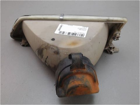 PHARE DROIT PEUGEOT 106