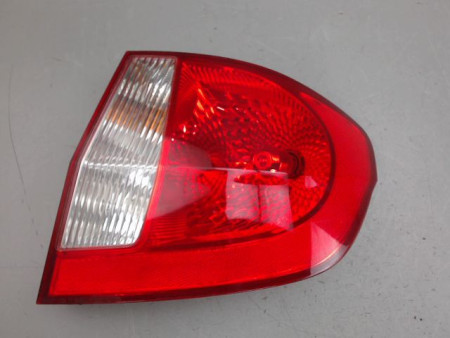 FEU ARRIERE DROIT HYUNDAI GETZ