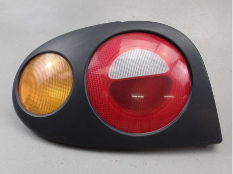 FEU ARRIERE GAUCHE  RENAULT MEGANE