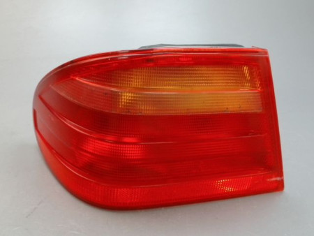 FEU ARRIERE GAUCHE  MERCEDES E220