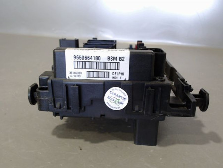 BOITE A FUSIBLES PEUGEOT 206