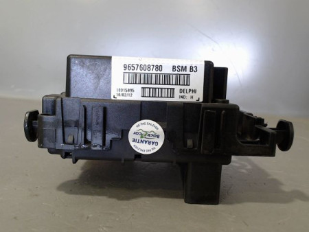 BOITE A FUSIBLES PEUGEOT 206