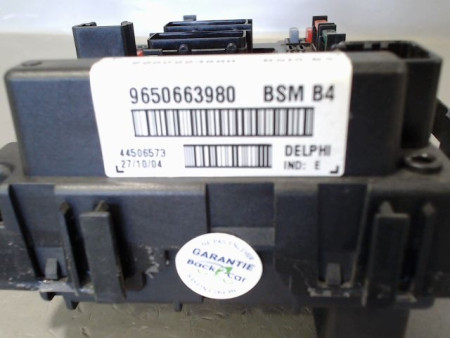 BOITE A FUSIBLES PEUGEOT 307