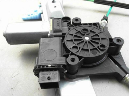 MECANISME LEVE-GLACE AVANT DROIT OPEL CORSA (D) PH2 11-15