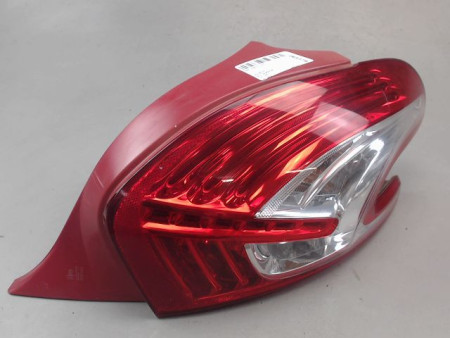 FEU ARRIERE DROIT PEUGEOT 208