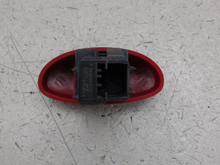 BOUTON DE WARNING PEUGEOT 206