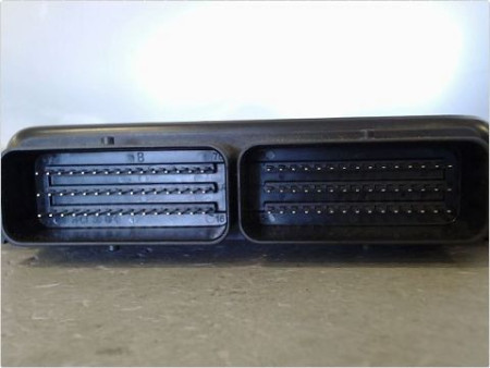 CALCULATEUR MOTEUR RENAULT CLIO