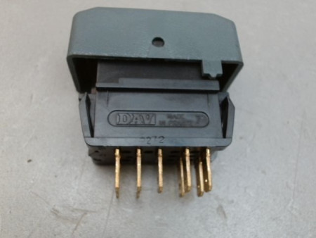 BOUTON DE WARNING RENAULT CLIO