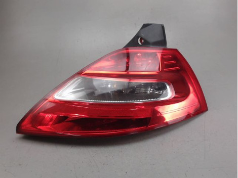 FEU ARRIERE DROIT RENAULT MEGANE