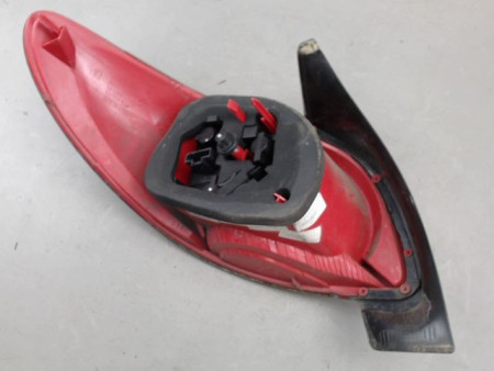 FEU ARRIERE DROIT PEUGEOT 206